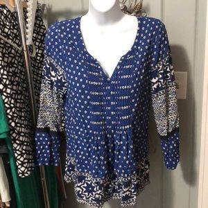 Lucky Brand blue print blouse size small